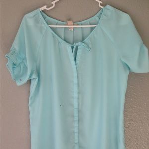 Banana Republic blue shirt sleeve blouse.
